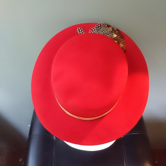 Vintage 1980s Bright Red Wool Pheasant Feather Low Crown Boater Hat - Picture 6 of 6